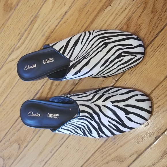 Clark's Pure Bluch Animal Print Mule - Picture 2 of 3